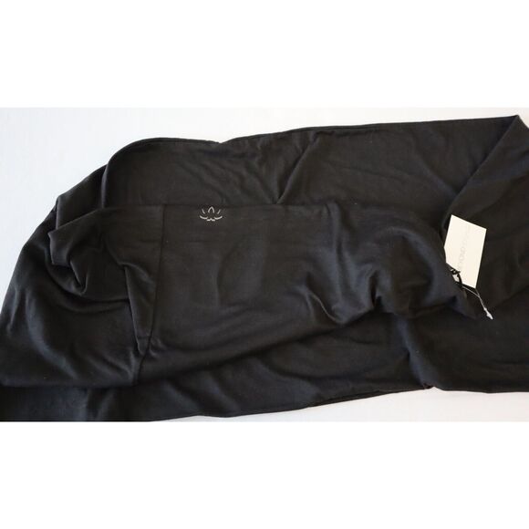 Beyond Yoga Women's One Size Black Lightweight Pocket Infinity Scarf - Picture 8 of 16